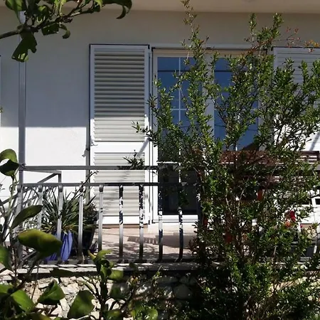 Diana Gostinjska kuća 3*